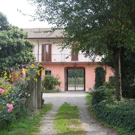 Le Petit Fleur Hotel Bareggio Exterior photo